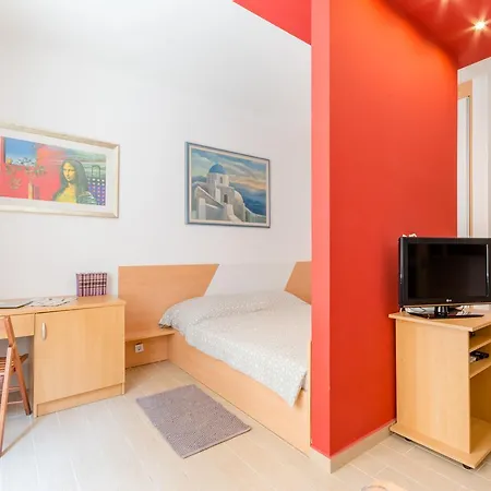 Apartment Ruby Split